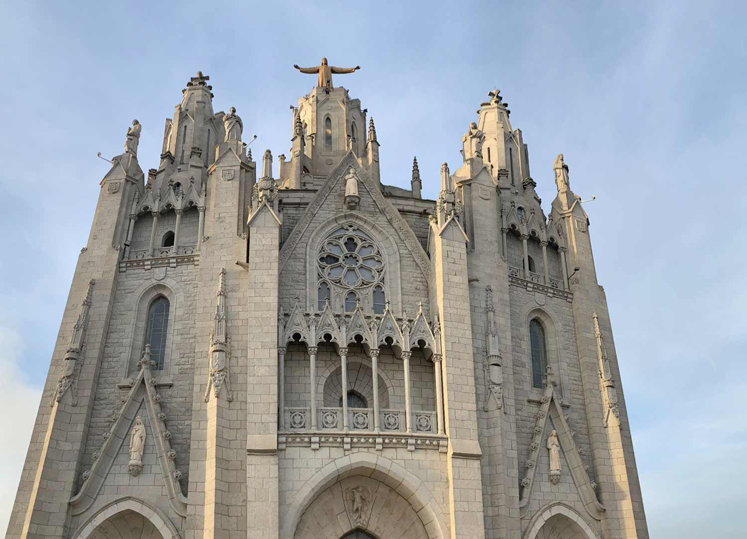 Turismo en Barcelona: La iglesia del Tibidabo. Foto: Stefan Galván