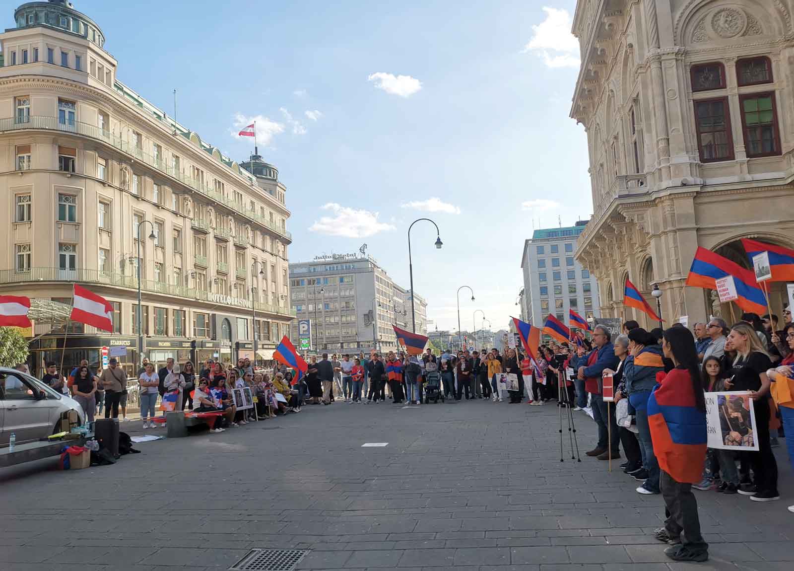 Demonstranten erheben Vorwürfe gegen Aserbaidschan wegen angeblicher 