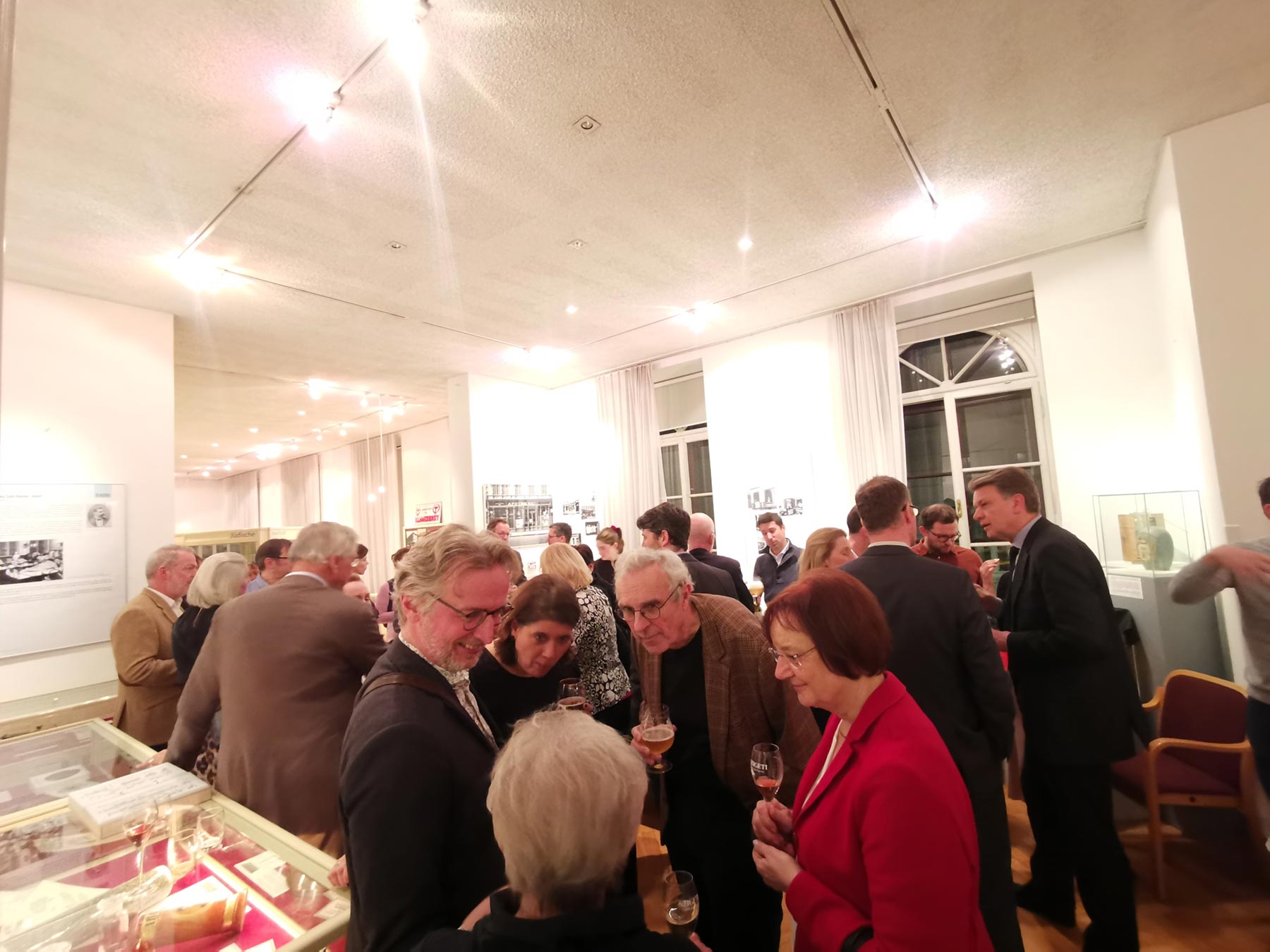 Una gran cantidad de invitados completaron el alegre ambiente en la Recepción de Año Nuevo de la Sociedad Austro-Belga. (Foto: CulturaLatina).