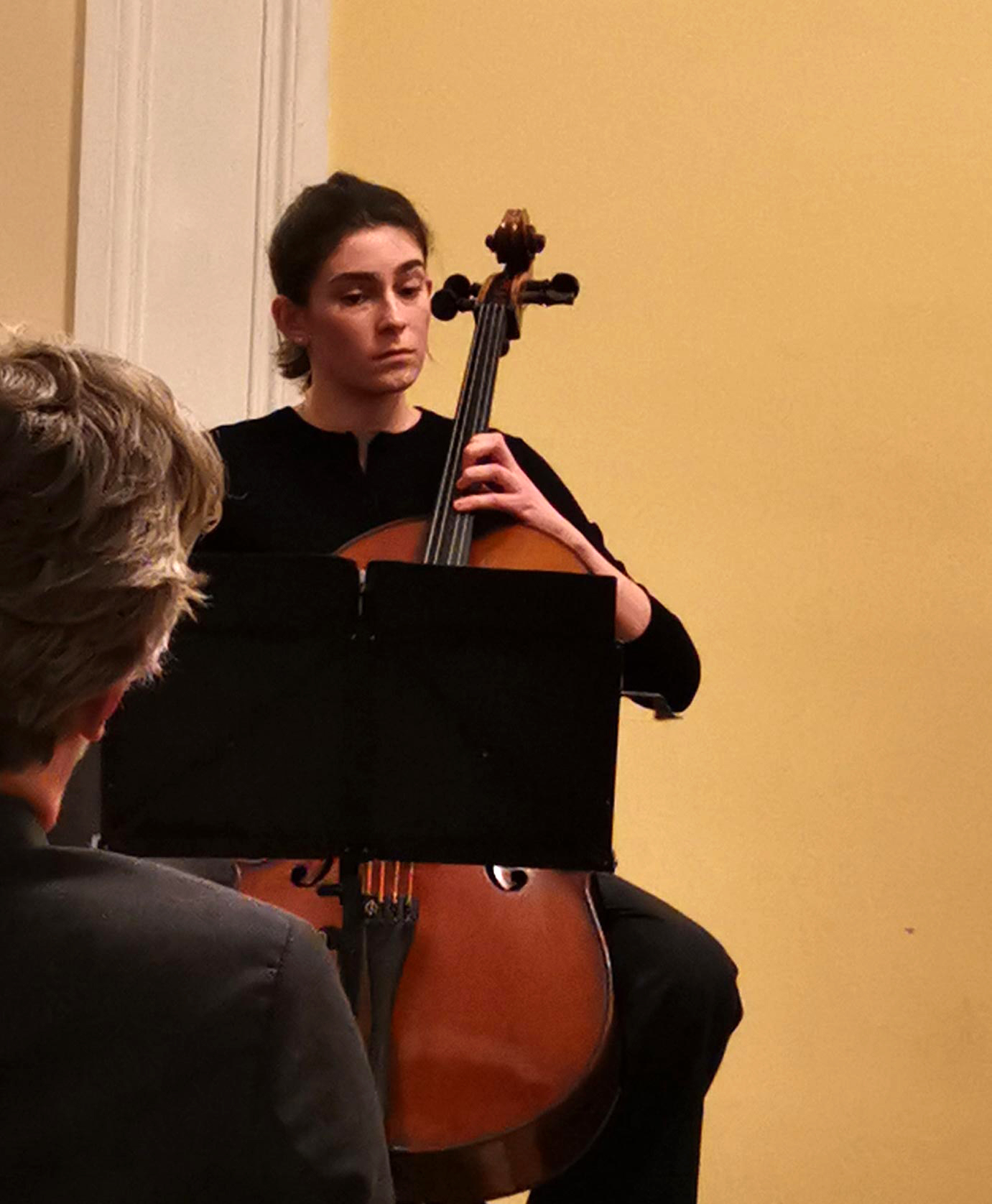 La joven talento del violoncello en la noche Austro-Belga (Foto: CulturaLatina).