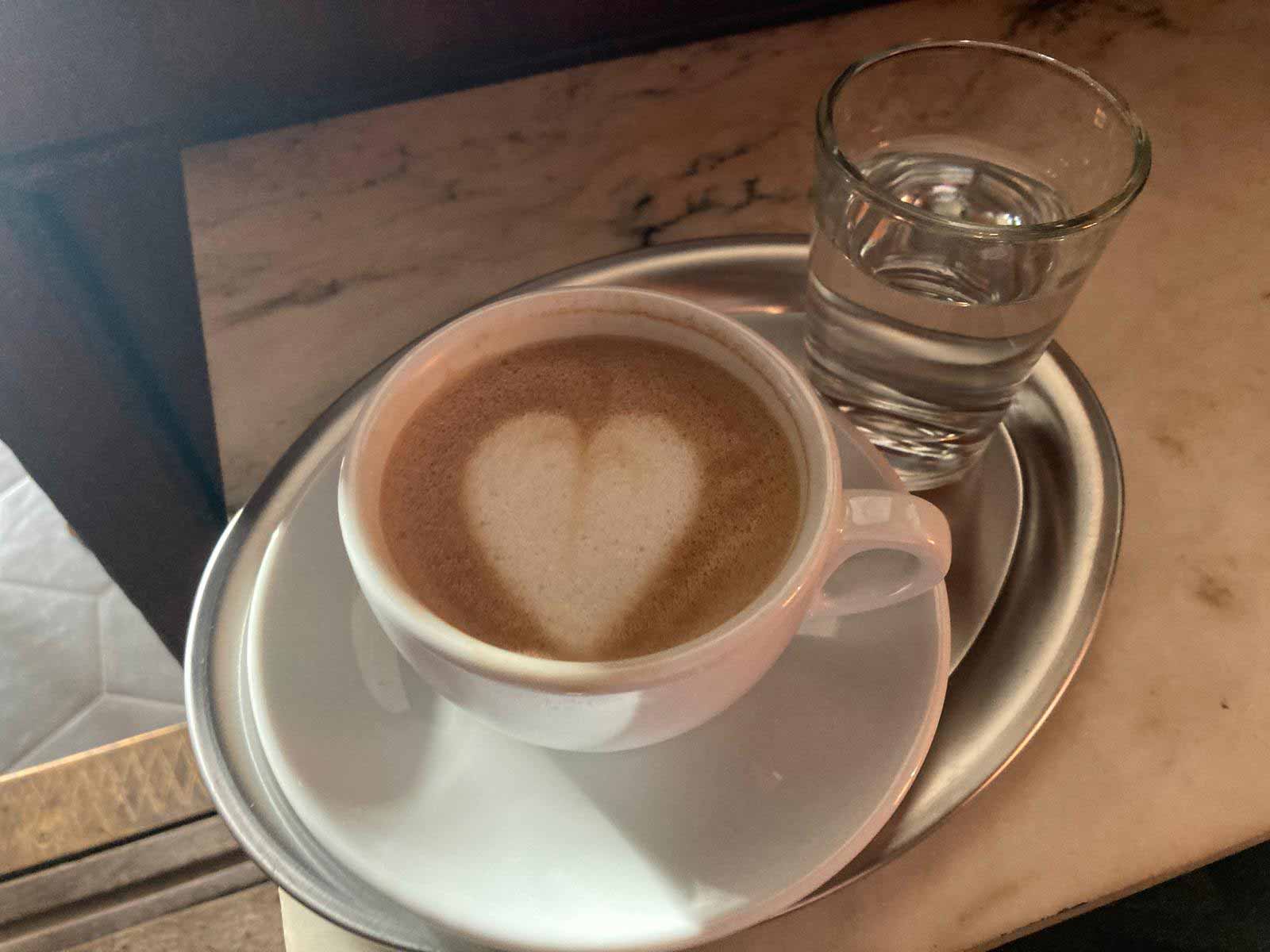 El Primer Café de Ascensores en Viena en el Wiener Aufzug Museum. Foto: Stefan Galván