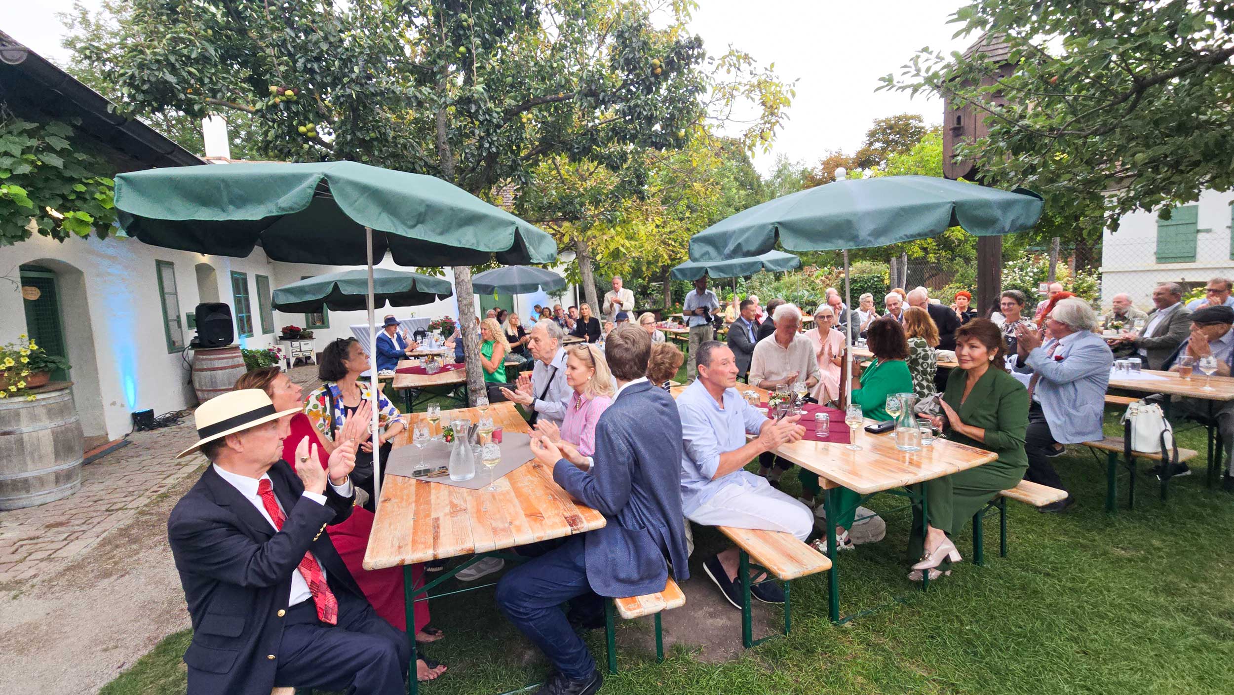 Gäste beim PaN-Gartenfest 2025 in den Blumengärten Hirschstetten. Foto: CulturaLatina Gäste beim PaN-Gartenfest 2025 in den Blumengärten Hirschstetten. Foto: CulturaLatina