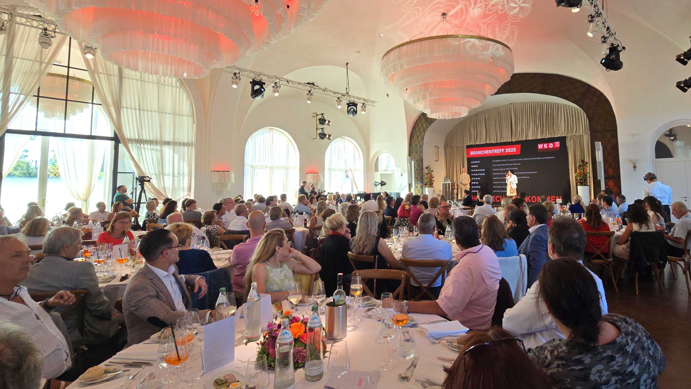 Rund 300 Gäste genossen das stimmungsvolle Branchentreff. (Foto: CulturaLatina) Rund 300 Gäste genossen das stimmungsvolle Branchentreff. (Foto: CulturaLatina)oßartige Event.