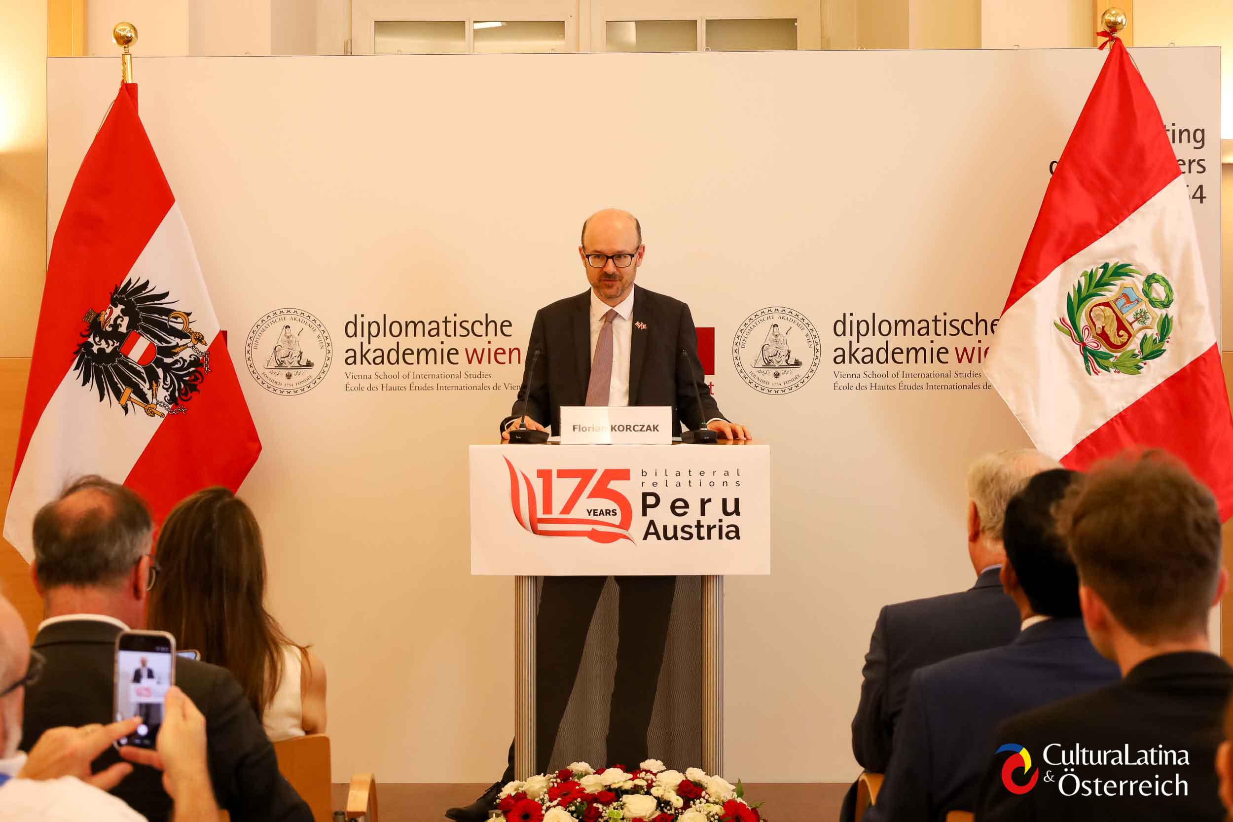 Perú y Austria