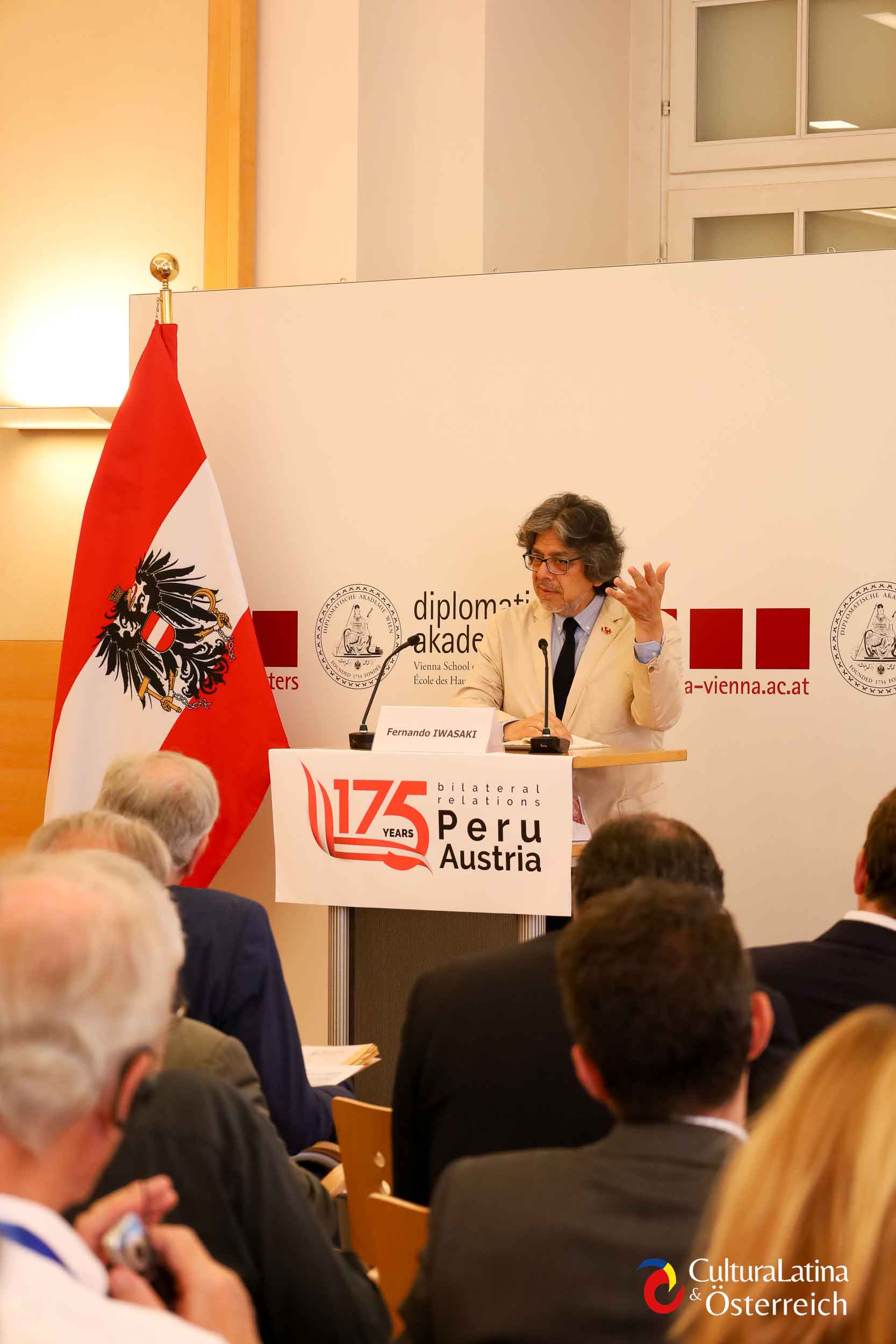 Perú y Austria