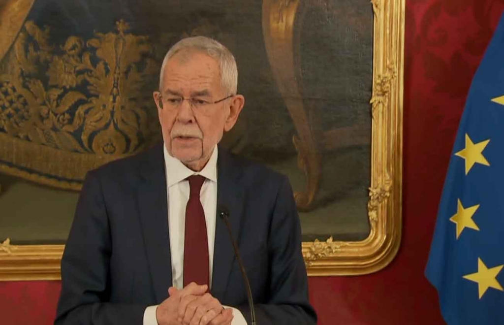 El Presidente de Austria Alexander Van der Bellen en su declaración a la prensa.