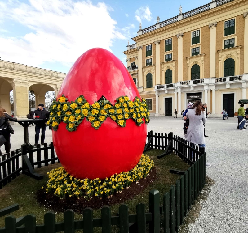 Mercado de Pascua del Palacio de Schönbrunn es uno de los más visitados y está abierto hasta el 11 de abril de 2023. 