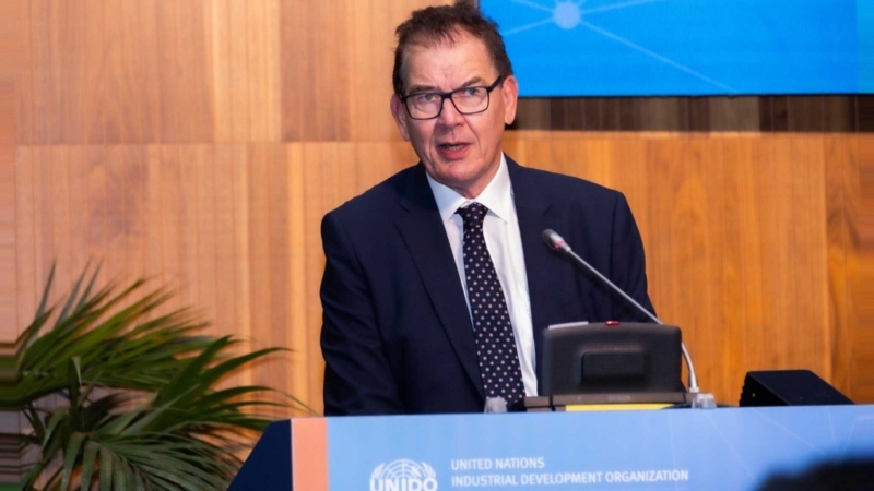 El Director General de la ONUDI, Gerd Müller, durante su intervención en la apertura del Global Green Industrialization Dialogue (GGID), celebrado en el Centro Internacional de Viena. 