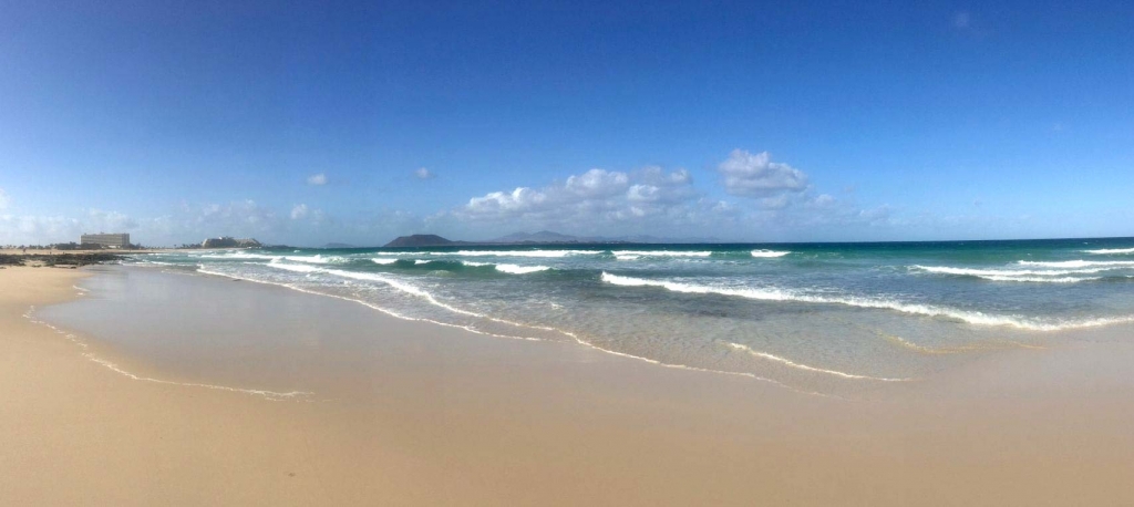 Fuerteventura: playas de arena blanca y dorada y aguas turquesas.
