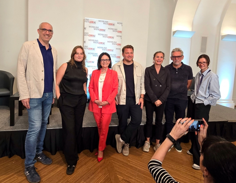 (v.l.n.r.): Alexander Hovorka (Bestattung Himmelblau), Pia Saal (Schlaweana), Sigrid Neureiter-Lackner (Fachverband Werbung Wien), Martin Eicher (Ottakringer), Doris Felber (Bäckerei Felber), Robert Judtmann (UNIQUE Werbeagentur) und Stefanie Felber (Bäckerei Felber).