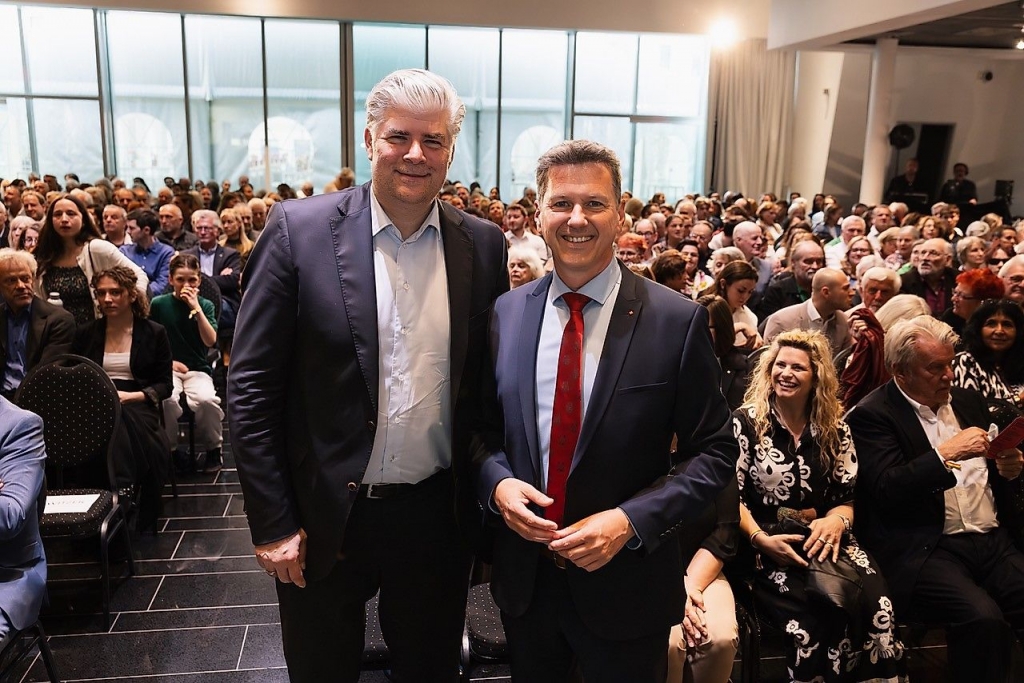 STRABAG-Vorstandsvorsitzender Stefan Kratochwill mit Landeshauptmann Daniel Fellner beim Empfang „Große Bühne für Kärnten in Wien“