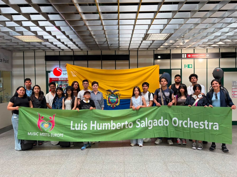 La Orquesta Sinfónica Luis Humberto Salgado, integrada por 18 jóvenes músicos de la Fundación Alza Alza y de otras instituciones nacionales, arribó a Viena para representar al Ecuador y compartir la riqueza de su patrimonio musical en Europa.