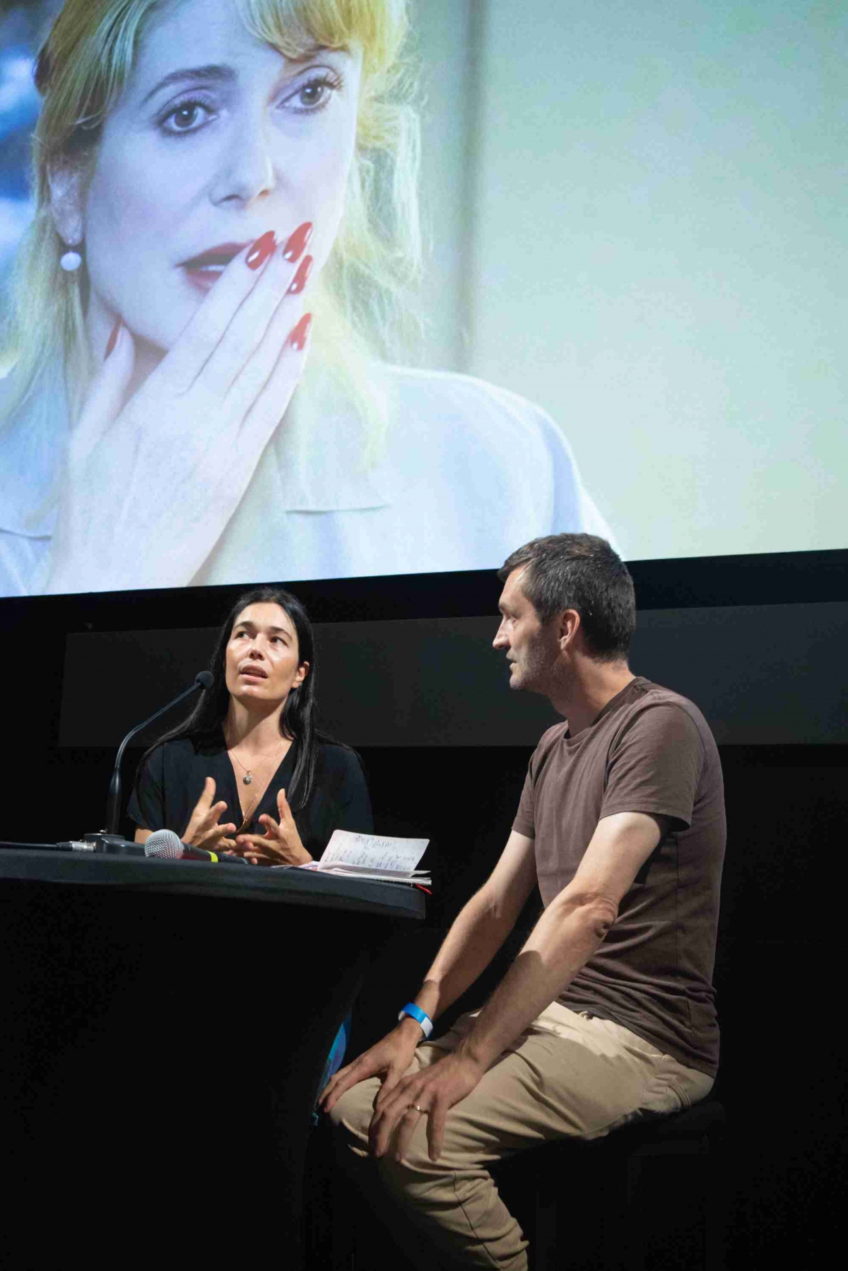 Eva Sangiorgi und Jurij Meden, Kurator im Österreichischen Filmmuseum in Wien und Mitorganisator der Retrospektive des chilenischen Regisseurs Raúl Ruiz. 