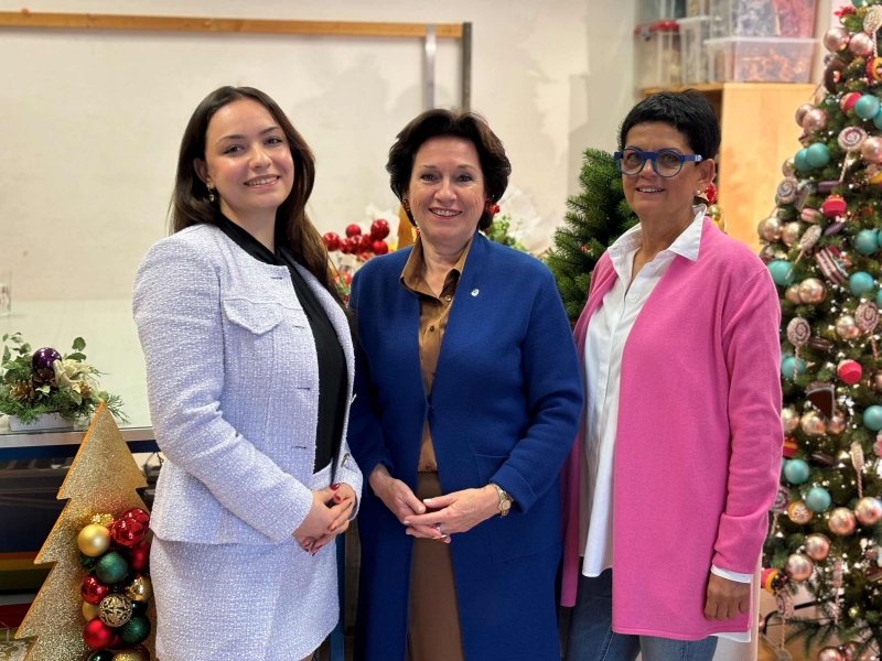 Margarete Kriz-Zwittkovits, Landesvorsitzende von Frau in der Wirtschaft Wien, besuchte Cornelia Weinhappel (61 Jahre) und die 22-jährige Unternehmerin Marlene Dressel, beide erfolgreiche Unternehmerinnen aus Wien-Landstraße.